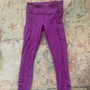 Pink/purple cold weather leggings.